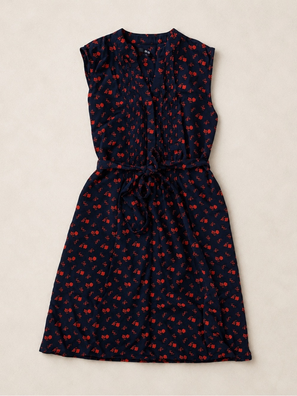 Uniqlo Navy Blue & Red Ditsy Floral Print Sleeveless Dress